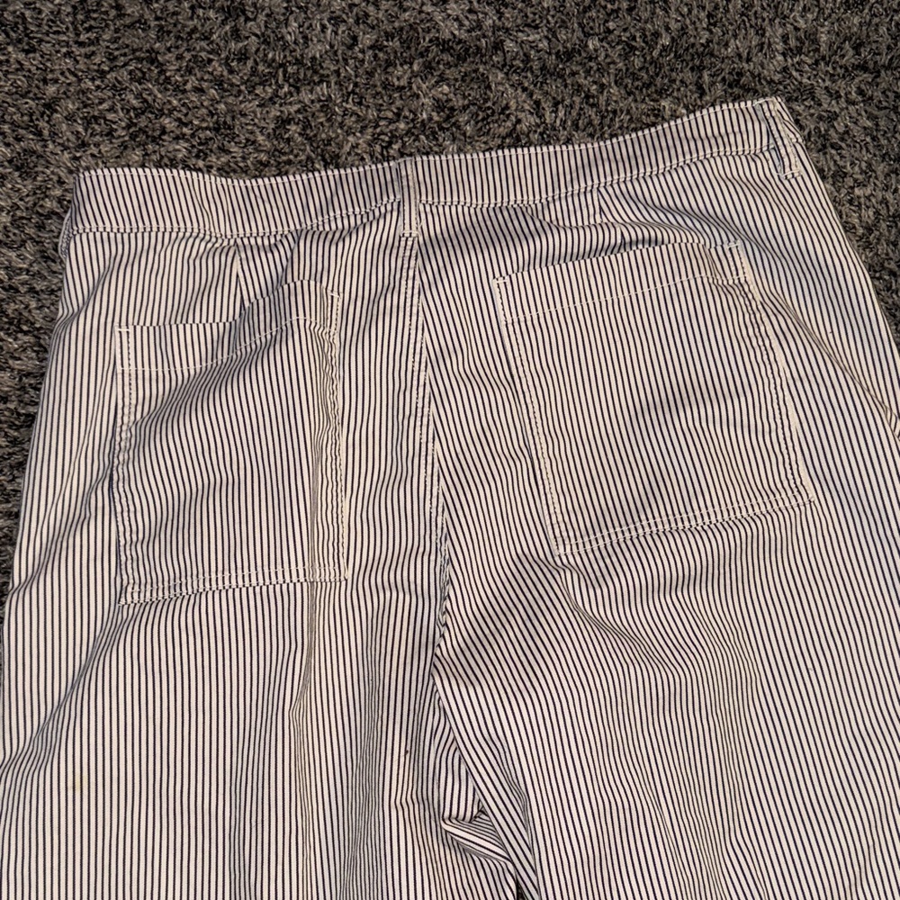 Gap High Rise Barrel Khakis - Picture 6 of 7